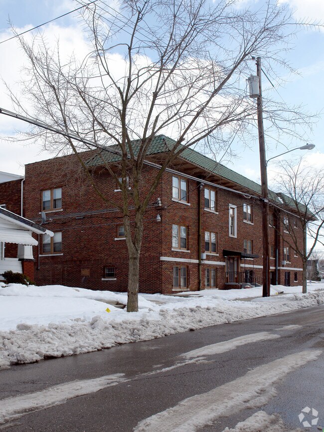 Building Photo - 918 Copley Rd