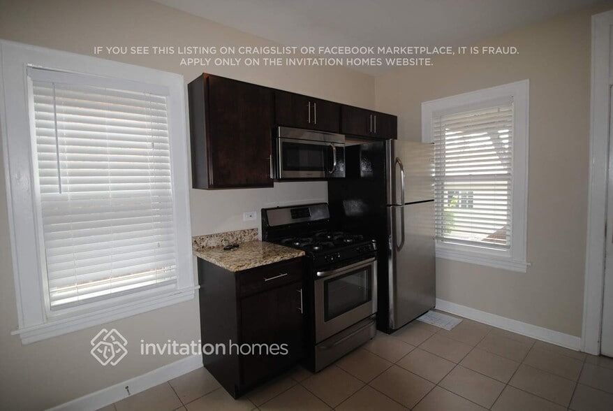 Building Photo - 5458 N Marmora Ave