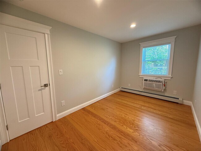 Building Photo - 250 Beechwood Ave