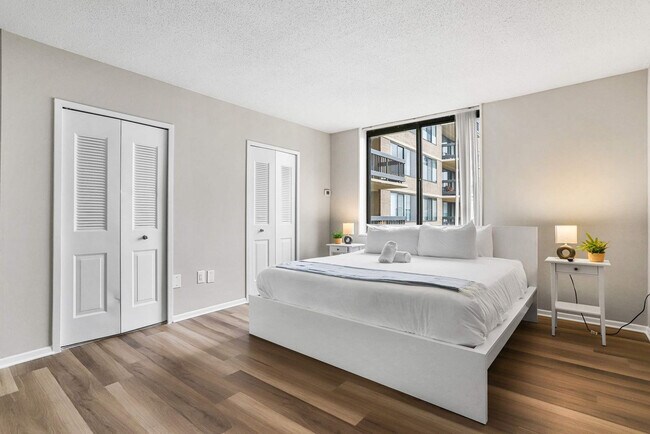 Building Photo - 1201 S Bell St