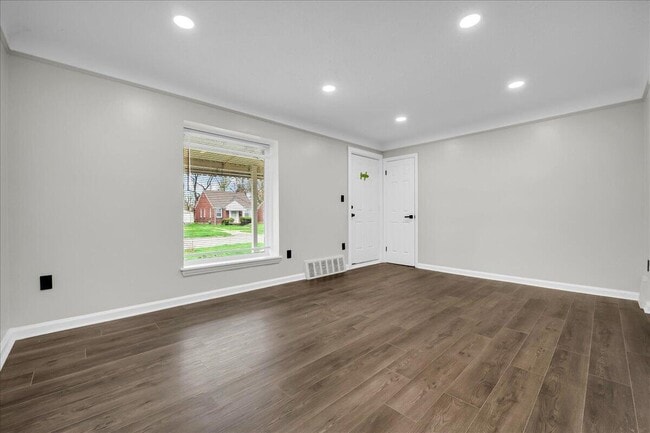 Building Photo - 9090 Stahelin Ave