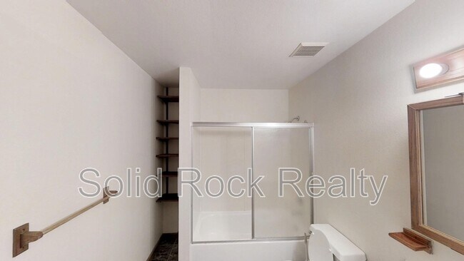 Building Photo - 931 N Wahsatch Ave