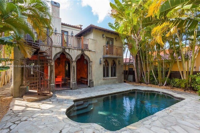 Building Photo - 3725 Sheridan Ave