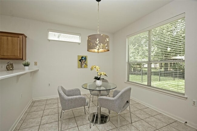 Building Photo - 112 Bluebell Dr