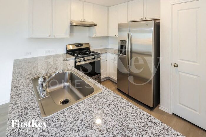 Building Photo - 10551 McClintock Dr