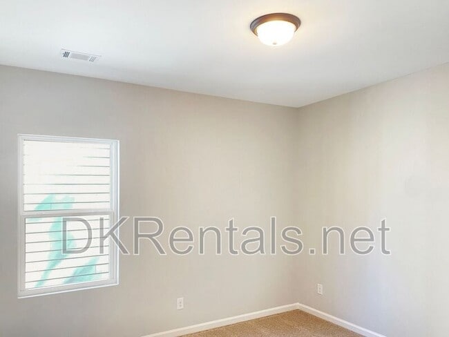 Building Photo - 241 Birchwood Row