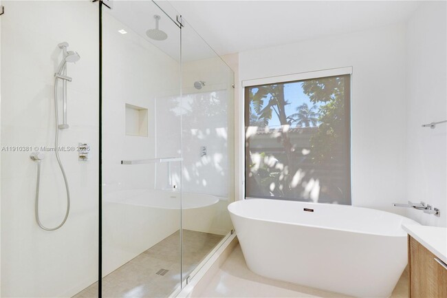 Building Photo - 8000 SW 139th Ter