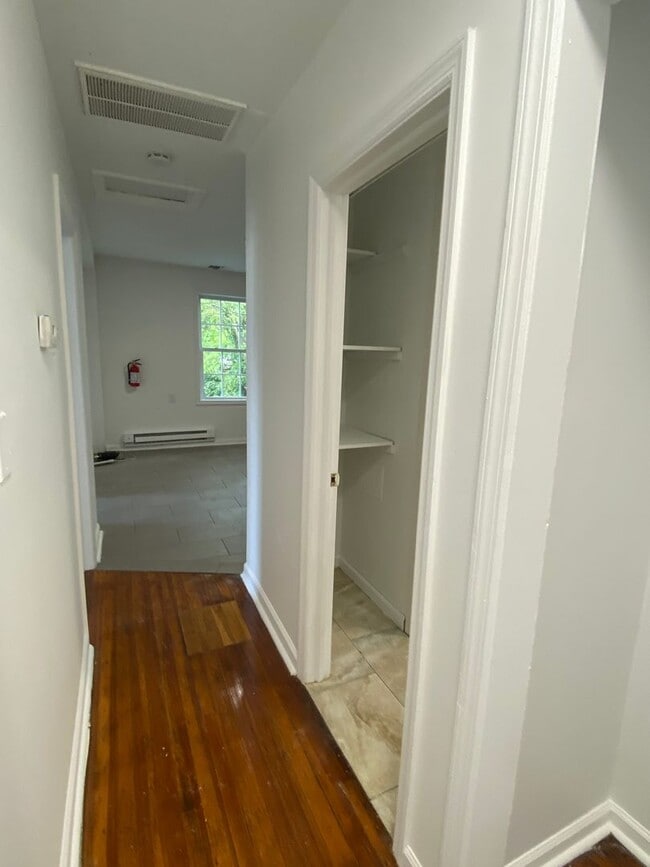 Building Photo - 1020 Sewall Ave