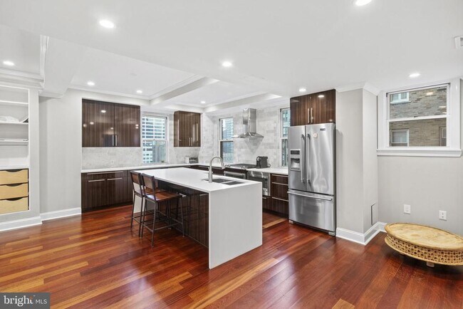 Building Photo - 1901 Walnut St