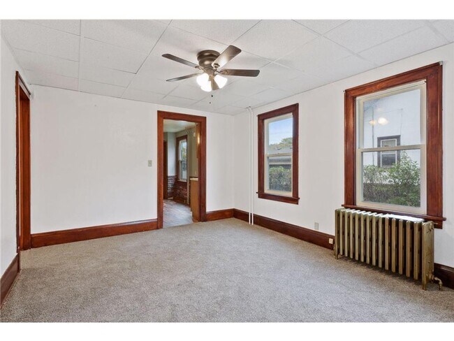 Building Photo - 311 23rd Ave NE