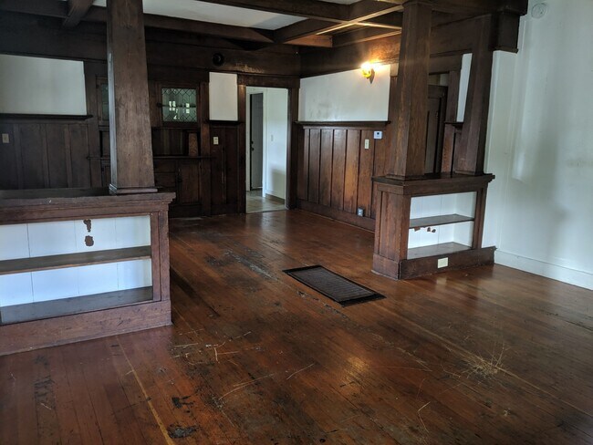 Building Photo - 1845 Morro St