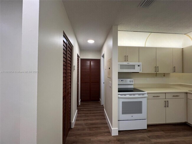 Building Photo - 21121 SW 85th Ave