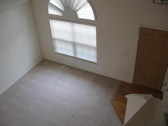 Building Photo - BRIGHT AND BEAUTIFUL 2 STORY HOME