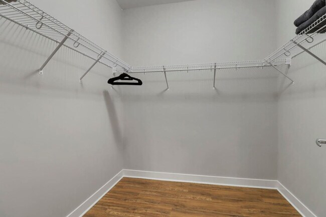 Building Photo - 256 N Addison Ave