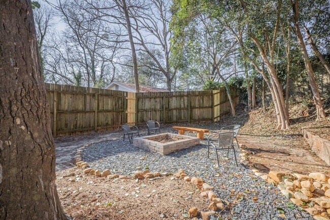 Building Photo - 840 Bobbin Mill Rd