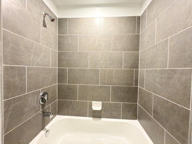 Building Photo - 1327 Normandy Dr