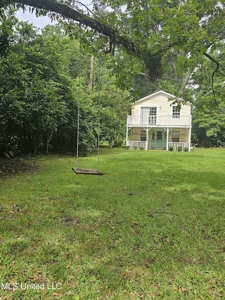 Building Photo - 859 Mill St