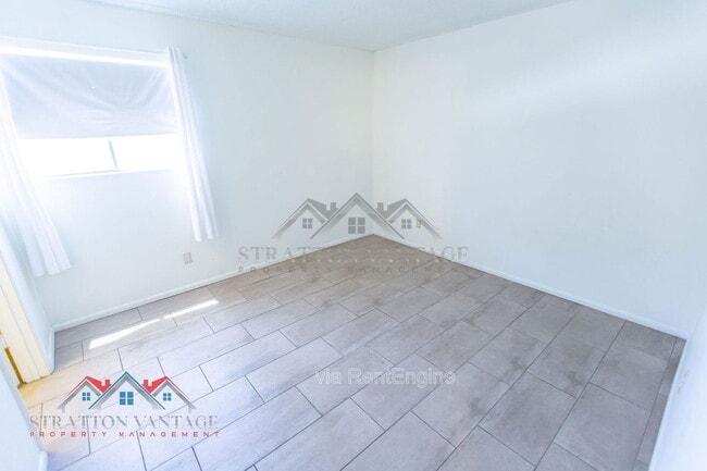 Building Photo - 1831 W Mulberry Dr