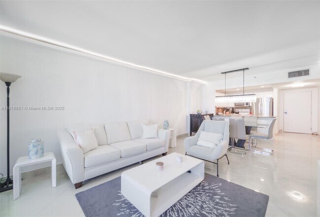 Building Photo - 2301 Collins Ave