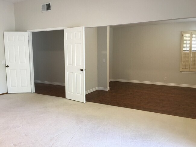 Building Photo - 3317 Vista Rocosa