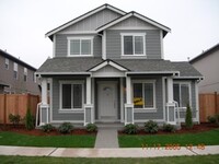 Building Photo - Cute Cookie Cutter Home! Great Location!