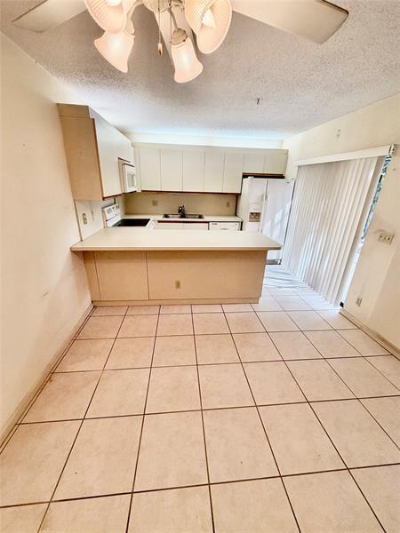 Building Photo - 736 NW 98th Cir