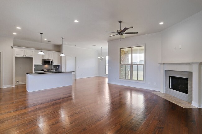 Building Photo - 3 Bed/2 Bath in Fall's Crossing- Gluckstadt!