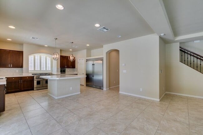 Building Photo - Bright & Spacious 5-Bedroom Home with 3-Car Garage in 89141