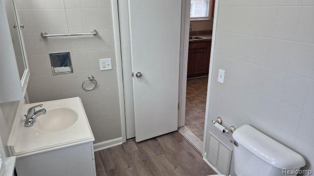 Building Photo - 3250 Minerva St