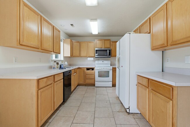 Building Photo - 154 N 800 E