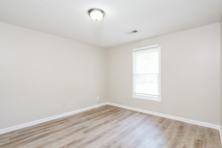 Building Photo - 128 Walnut Ridge Ln