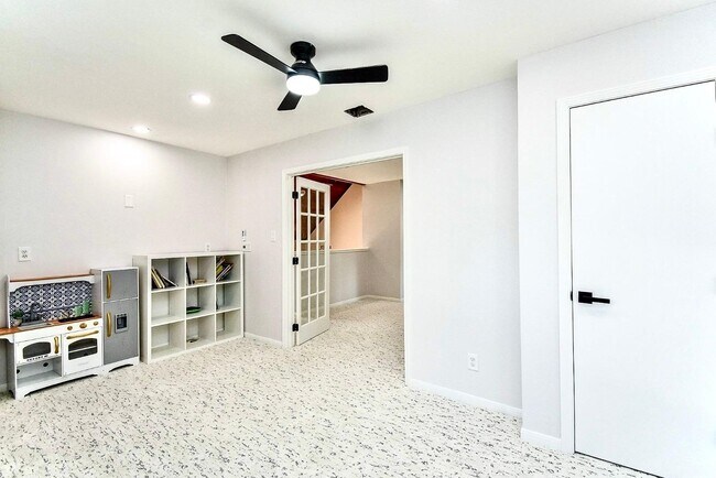 Building Photo - 11806 Braesridge Dr