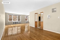 Building Photo - 310 Beverley Rd
