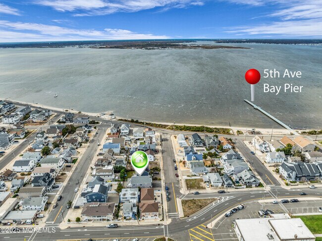 Building Photo - 111 7th Ave