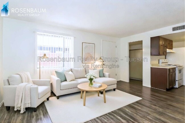 Interior Photo - 2625 North Alvernon Way