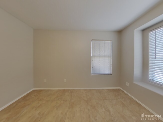 Building Photo - 43780 Elm Dr