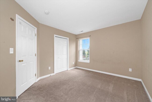 Building Photo - 228 Ariel Ave