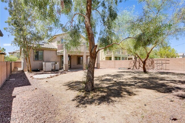 Building Photo - 5840 Altissimo St