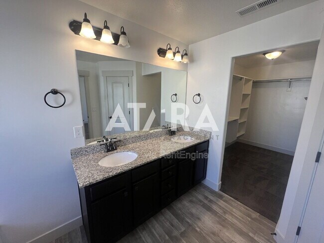 Building Photo - 1788 W Fall Brook Dr