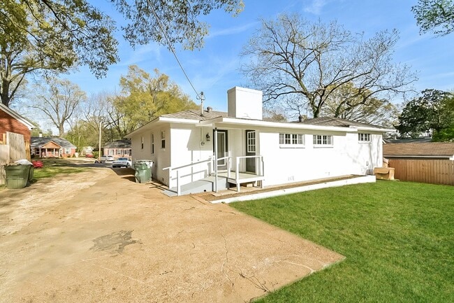 Building Photo - Home for Rent in Great and Quiet Neighborh...