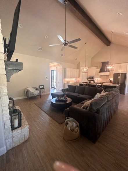 Building Photo - 3609 Upper Lake Cir