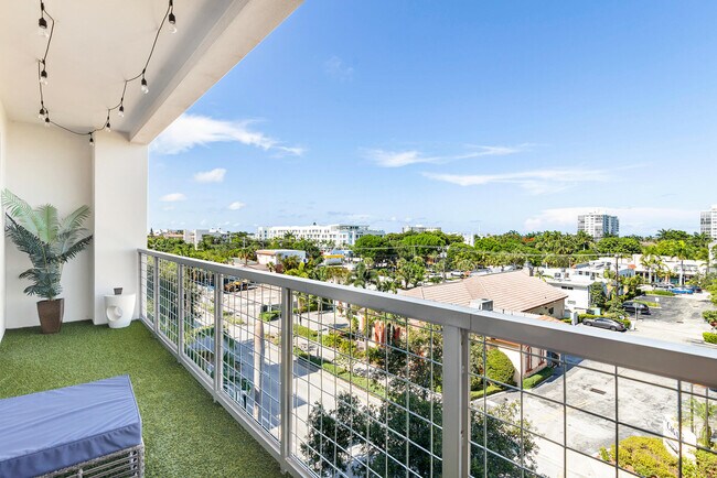 Building Photo - 236 SE 5th Ave