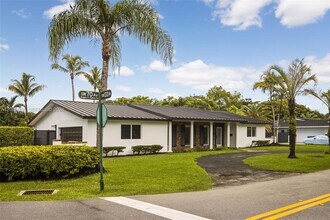 Building Photo - 13240 SW 70th Ave