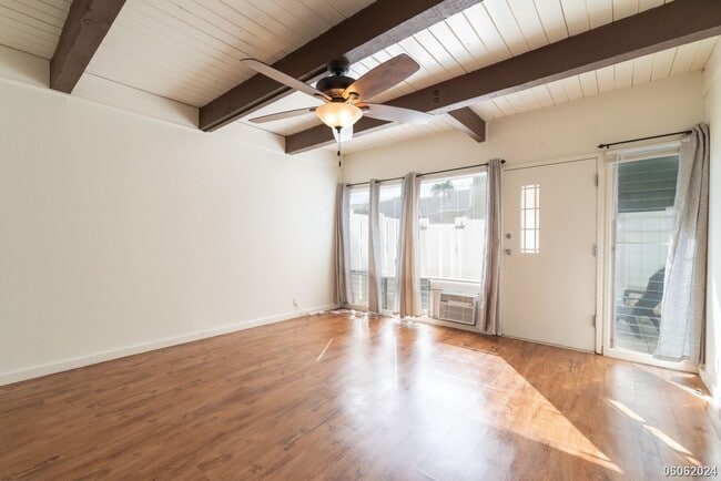 Building Photo - 2br/1.5ba Townhouse in Milalani Manor w/ L...