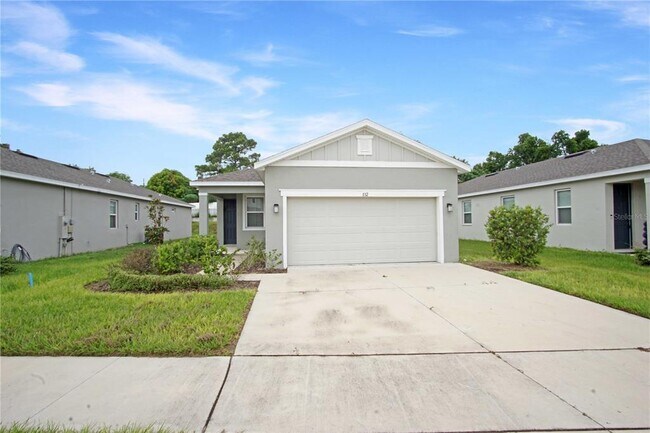 Building Photo - 832 Blue Creek Dr