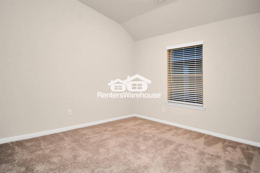 Building Photo - 6927 Escondido Dr
