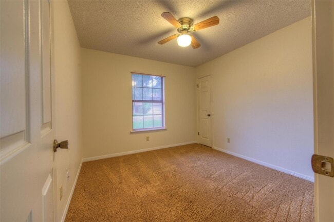 Building Photo - 2306 Alimony Cove
