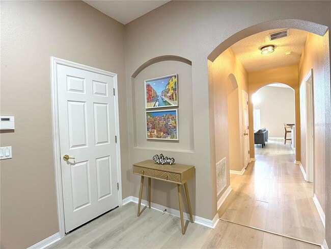 Building Photo - 353 Kensington Dr