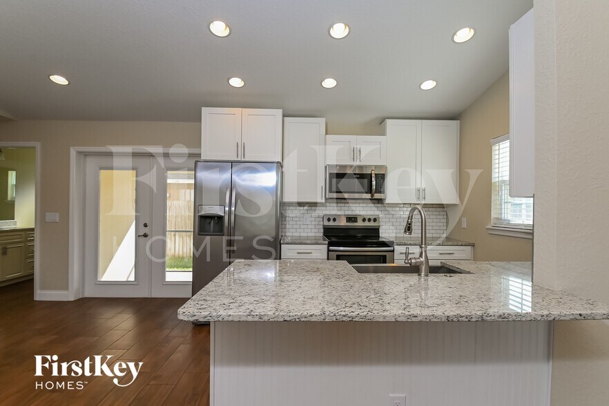 Building Photo - 201 Madalyn Ct