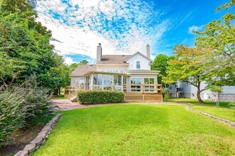 Building Photo - 6118 Gondolier Dr